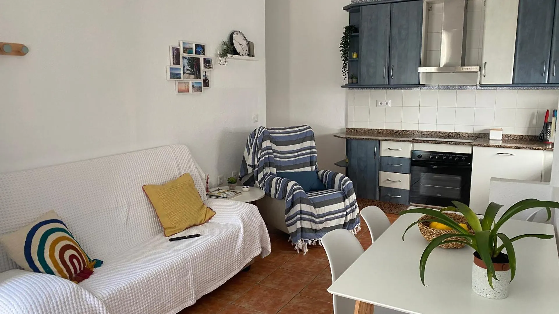 Apartment Casa Del Pez Vivienda A Pie De Calle En Agua Amarga A 250 Metros De La Playa Spain